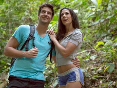 Iso perse, Iso kulli, Suihinotto, Ruskeahiuksinen, Auto, Takaapäin, Ulkona, Laiha