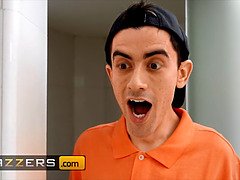 (jordi) catches (Blondie Fesser) in the shower taking insane selfies joins her for a kinky fuck - brazzers
