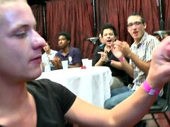 Amatéři, Kuřba, Dávení penisem, Gay, Párty, Na veřejnosti, Tetování, Voyeur