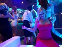 Rubia, Club, Bailar, Lesbiana, Lamidas, Estrella porno, Intercambio de parejas, Mojado