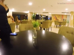 BRAZILIAN HOTWFE COMES OUT WITHOUT PLUG IN THE ASS TO THE RESTAURANT