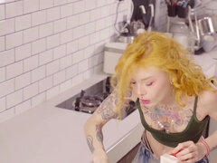 Eten, Klein, Tatoeage
