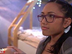 Amatorka, Wytrysk, Pierwszy raz, Hd, Lizanie, Tajski, Cycki, Dziewica
