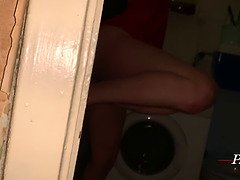 In den arsch, Bad, Hundestellung, Masturbation, Muschi, Rasiert, Jungendliche (18+), Titten