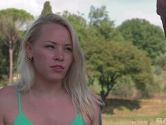 Rubia, Mamada, Al aire libre