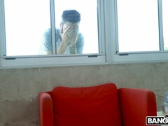 Stora tuttar, Brunett, Bystig, Softcore, Voyeur