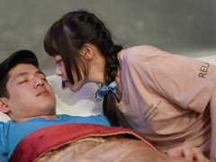 Πίπα, Χύσιμο, Σε στάση σκύλου στα τέσσερα, Φιλί, Οργασμός, Ξυρισμένη, Κοιμισμένος, Βυζιά