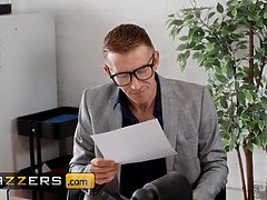 Sucer une bite, Britannique, Éjaculer dans la bouche, En levrette, Hd, Chatte, Rasée, Suçant