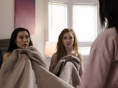 18, Soverom, Fingring, Kyssing, Lesbisk, Slikking, Onani, Tenåring