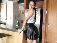 Amador amadora, Bundão, Pauzão, Peitos grandes, Transar de quatro, Hardcore, Latina, Magrinha