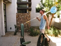 Bikini, Kuřba, Brunetka, Dospělé, Milf žcbp, Venku, Pička, Kozičky