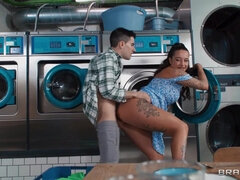 Store pupper, Brunette, Barmfager, Hd, Enorm, Milf, Orgasme, Offentlig