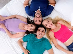 Aesthetic babes Braylin Bailey and Jenna Noelle in a hot 4some