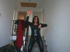 Femmina, Latina, Cuio, Masturbazione, Mamma che vorrei scoparmi, Pisciando, Fumando   smoking, Toilette