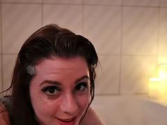 Amatør, Bikini, Milf, Dusj, Alene, Pupper