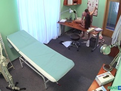 素人, イく瞬間, 医者, バック, 顔射, なめる, 看護婦, ゴックンする