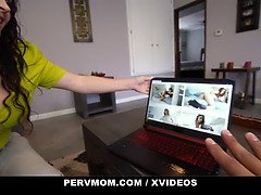 Velké péro, Velké kozy, Kuřba, Puma, Dávení penisem, Milf žcbp, Mamina, Nevlastní máma