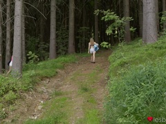 Tsekki, Sormetus, Selkäsauna, Luonnolliset tissit, Pienikokoinen, Pillu, Tissit, Junassa