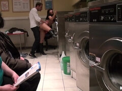 Velike joške, Gagging, Kosmate, Gola, Piercing, V javnosti, Muco, Joške