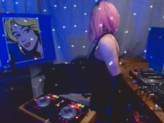 Tits and Techno - Who Would Watch This on Weekly Livestream?
