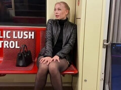 Bionda, Sfavillanti, Orgasmo, All'aperto, Pubblico, Figa, Ragazza, Treno