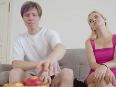 Blondinka, Hd, Samozadovoljevanje, Zrela, Orgazem, Rusinja, Mačeha, Dokolenke