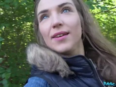 Pik sutte, Hundestilling, Give finger, Udendørs, Pov, Offentlig, Fisse, Tatovering