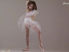 Flexible Ballerina Ksyuha Zavituha - Passion