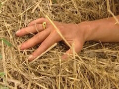 Pijpbeurt, Sperma in gezicht, Boederij, Omie, Harig, Rijpe lesbienne, Buiten, Roodharige vrouw