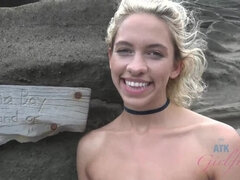 Ξανθιά, Επίδειξη, Η κοπέλα μου, Εκτός, Μικρούλης, Κάπνισμα, Έφηβος, Βυζιά