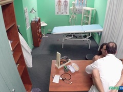 Amateur, Sucer une bite, Tromperie, Médecin, Doigter, Infirmière, Chatte, Uniforme