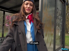 Kukk suging, Brunette, Pikk, Ansiktssperm, Raseblandet, Piercingen, Pupper, Uniform