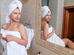 Amatoriale, Bagno, Culo grosso, Tette grandi, Toccando, Masturbazione, Solo, Strippaggio