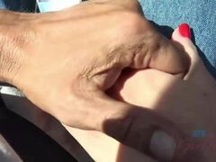 Amatør, Brunette, Give finger, Hd, Udendørs, Pov, Barberet, Bryster