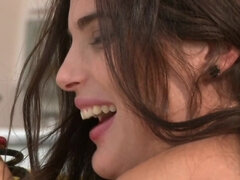 Uskomaton, Anaali, Ruskeahiuksinen, Naamallinen, Sekarotuinen, Ratsastaa, Laiha, Tissit