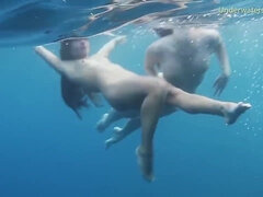 Braunhaarige, Hd, Lesbisch, Zierlich, Russisch, Badeanzug, Jungendliche (18+), Unter wasser