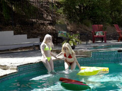 Le plan cul à quatre, Léchez, Piscine, Douche, Espionne, Maillot de bain, Tabou, Nénés