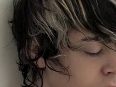 Cute twink Tristan Tyler masturbates solo in the shower