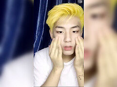 Kpop idol like twink wank it off on web cam