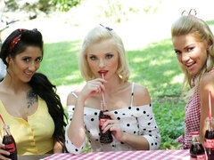 Hot lesbian pin-up girls, Darcia Lee, Cherry Kiss and Zazie Skymm have a picnic