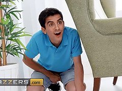 Amy Amor & Sapphire Lapiedra Find Jordi Peeping On Them & Fuck Him In Every Way They Can