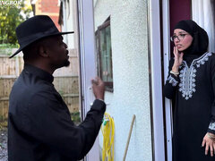 Hijabi Muslim Wife Aaliyah Yasin Gets Blessed by BBC Priest Dimitri - Hot 4K Fuck