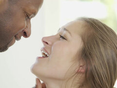 Grosser arsch, Schwarz, Schwanz, Doppelpenetration, Erstes mal, Behaart, Lingerie, Mann mann frau