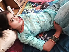 18 let, Bisexuální, Kompilace, Vlasaté, Indické, Masáž, Kouření, Zastaralé