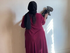 Hijab Hookup - Curvy Muslim Real Maid Fucked by Home Owner While She Cleaning Bed Room