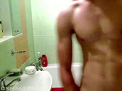 Salle de bains, Tir de sperme, Branlette thaïlandaise, Muscle