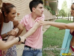 Veľké kozy, Brunetka, Striekanie semena, Výprask, Vonku, Piercing, Ryšavé, Kozičky