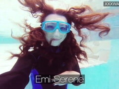 Babe clip with sultry Emi from Underwater Show