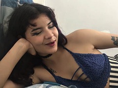 Giving my stepbrother a good blowjob before fucking me - Spanish