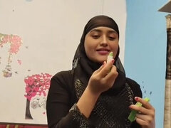 Desi Bhabi Muslim Girl Blowjob and Handjob with Boyfriend - Homemade Indian Village Sex